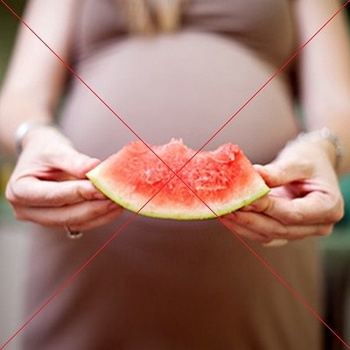 Противопоказания к употреблению арбуза беременными