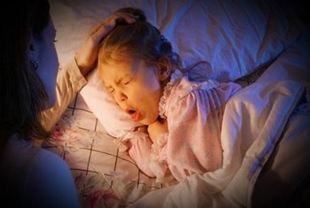 Ночной приступ ложного крупа у ребенка