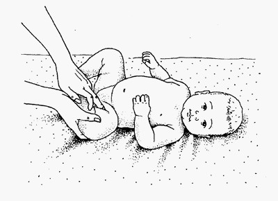 Точечный массаж бедра ребенку до 3 лет
