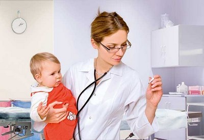 При повышении температуры у ребенка вызывайте врача