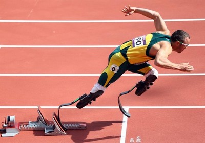 Оскар Леонард Карл Писториус - легкоатлет на своих уникальных протезах