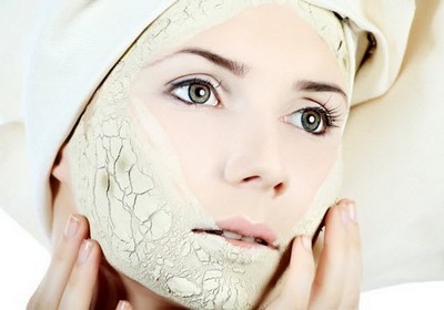 Маска для лица из глины помогают избавиться от жирности кожи
